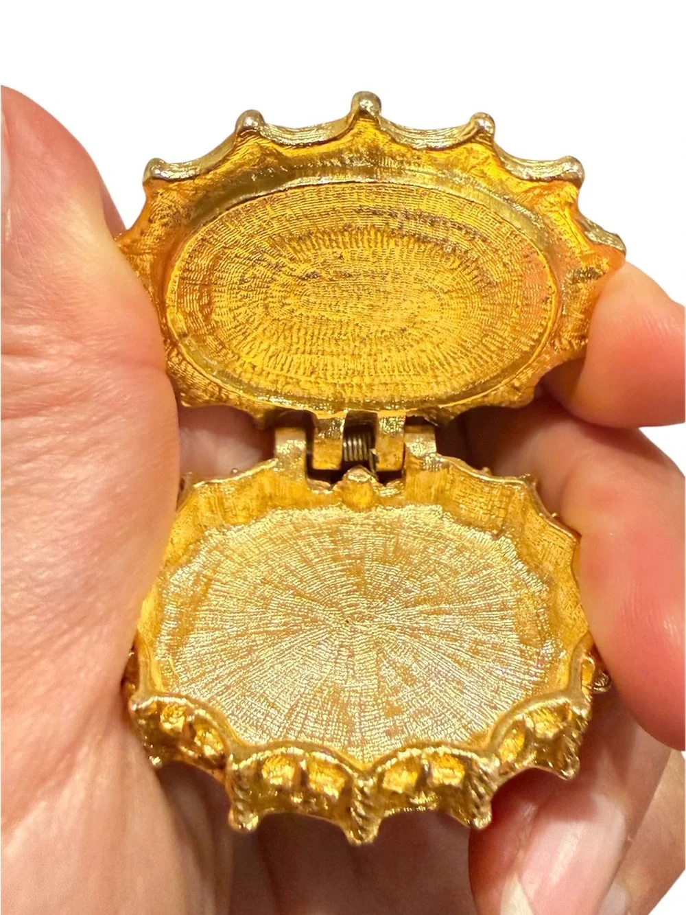 Vintage England cameo Trinket Box | Gold Tone Hinged Vanity Pill Box